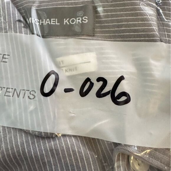 Michael Kors Gray and‎ White Striped Long Sleeve Dress Shirt in Size 16 - 32/33 - Picture 7 of 7